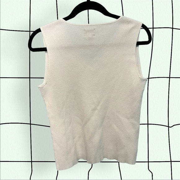 Chico’s V-neck sleeveless top - Picture 2 of 5